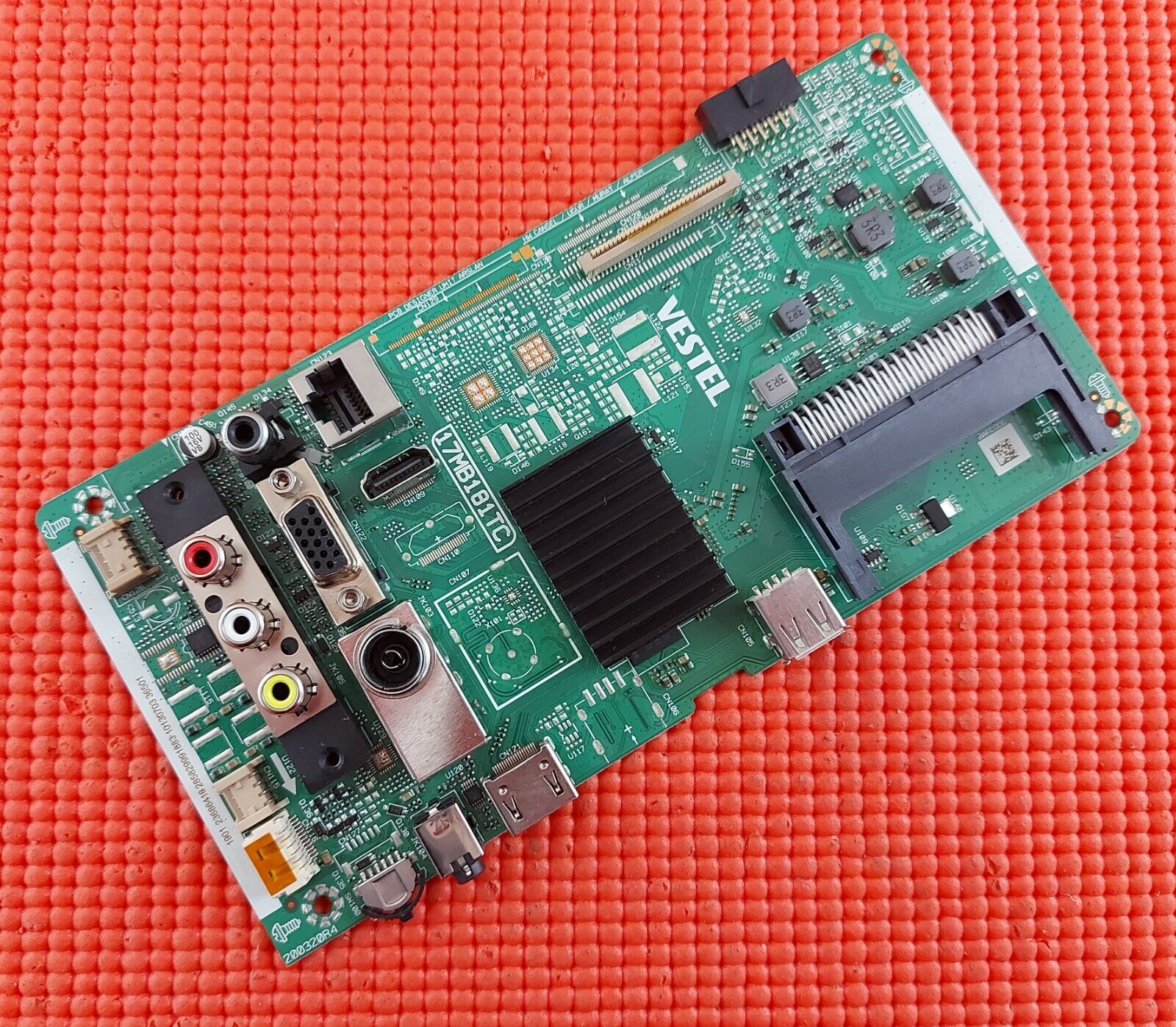 MAIN AV BOARD FOR BUSH ELED24HDSA TV 17MB181TC 23686416 SCREEN PT236AT02-1