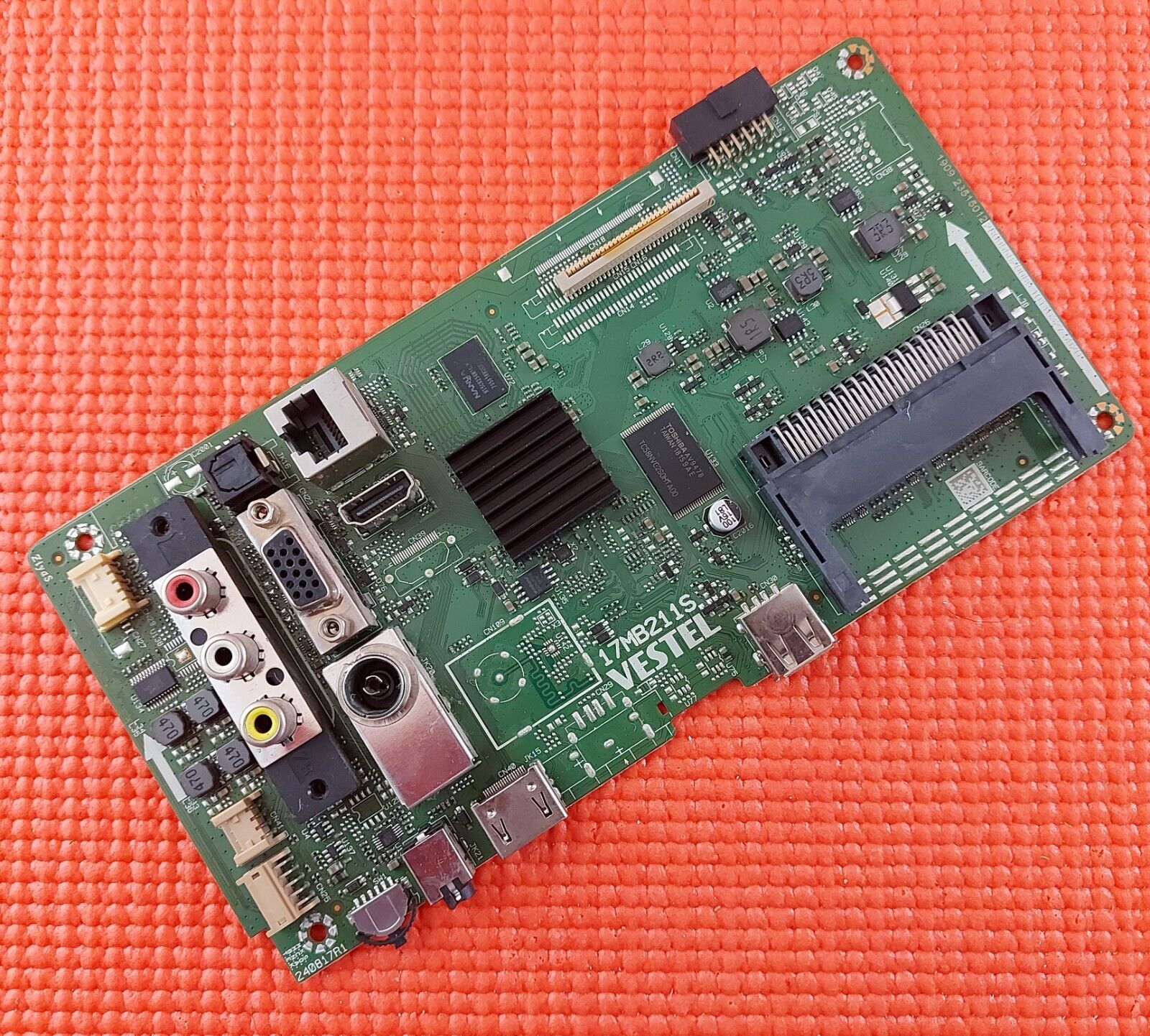 MAIN BOARD FOR BUSH DLED32287HDCNTDFVP 32" TV 17MB211S 23515012 SCR LSC320AN10