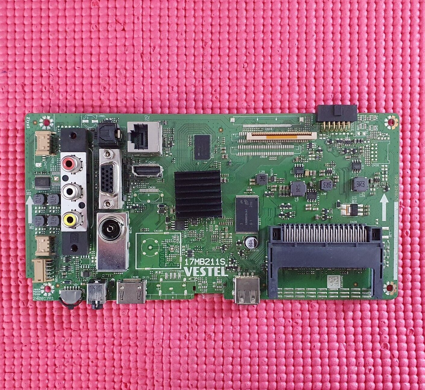 MAIN BOARD FOR BUSH DLED32287HDCNTDFVPZ TV 17MB211S 23490760 SCREEN T320XVN02.F