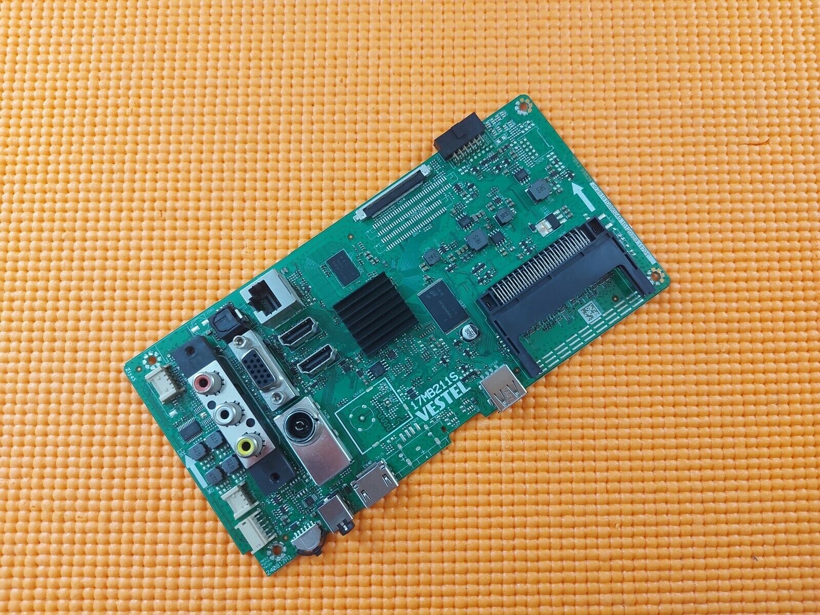 MAIN AV BOARD FOR JVC LT-40C790 40" TV 17MB211S 23525736 SCREEN LSC400HN02-804