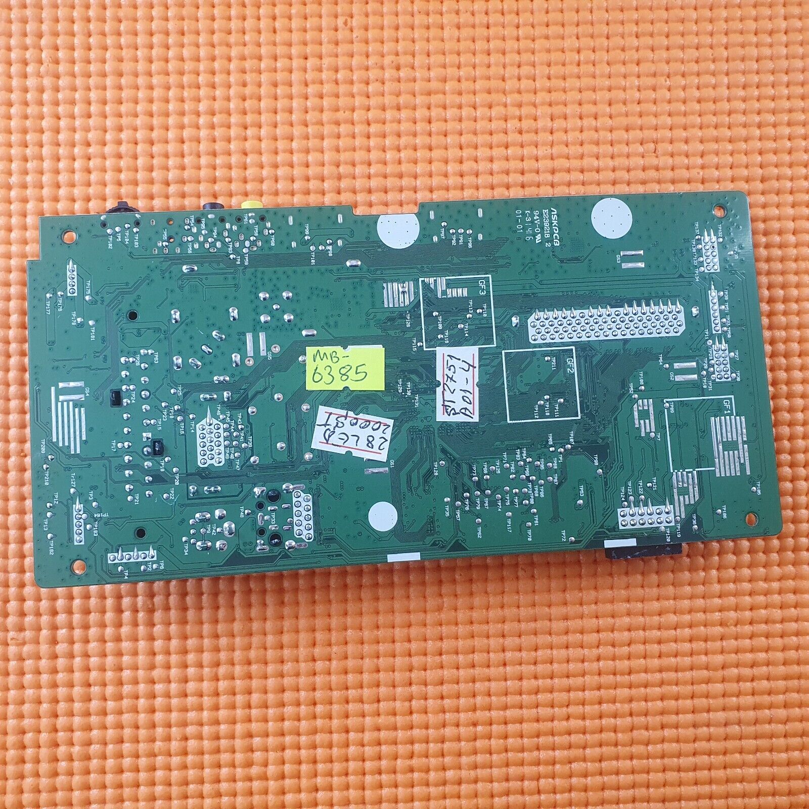 MAIN AV BOARD FOR LINSAR 28LED2000ST LED TV 17MB95M 23201011 SCREEN ST2751A01