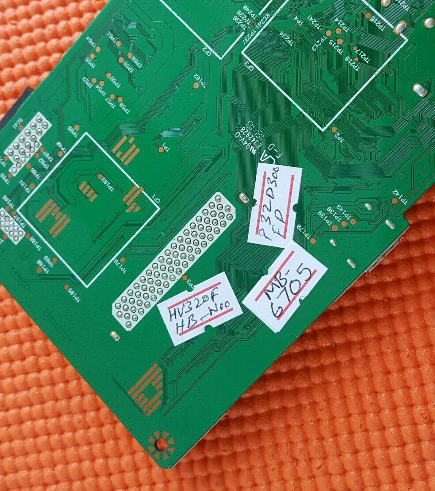 MAIN BOARD FOR POLAROID P32D300FP 32" TV 17MB211 23497698 SCREEN: HV320FHB-N00