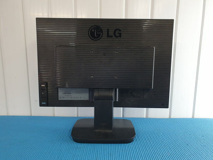 LG FLATRON L192WS-SNQ WIDESCREEN 19" LCD MONITOR VGA WITH STAND & POWER CABLE