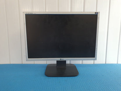 LG FLATRON L192WS-SNQ WIDESCREEN 19" LCD MONITOR VGA WITH STAND & POWER CABLE