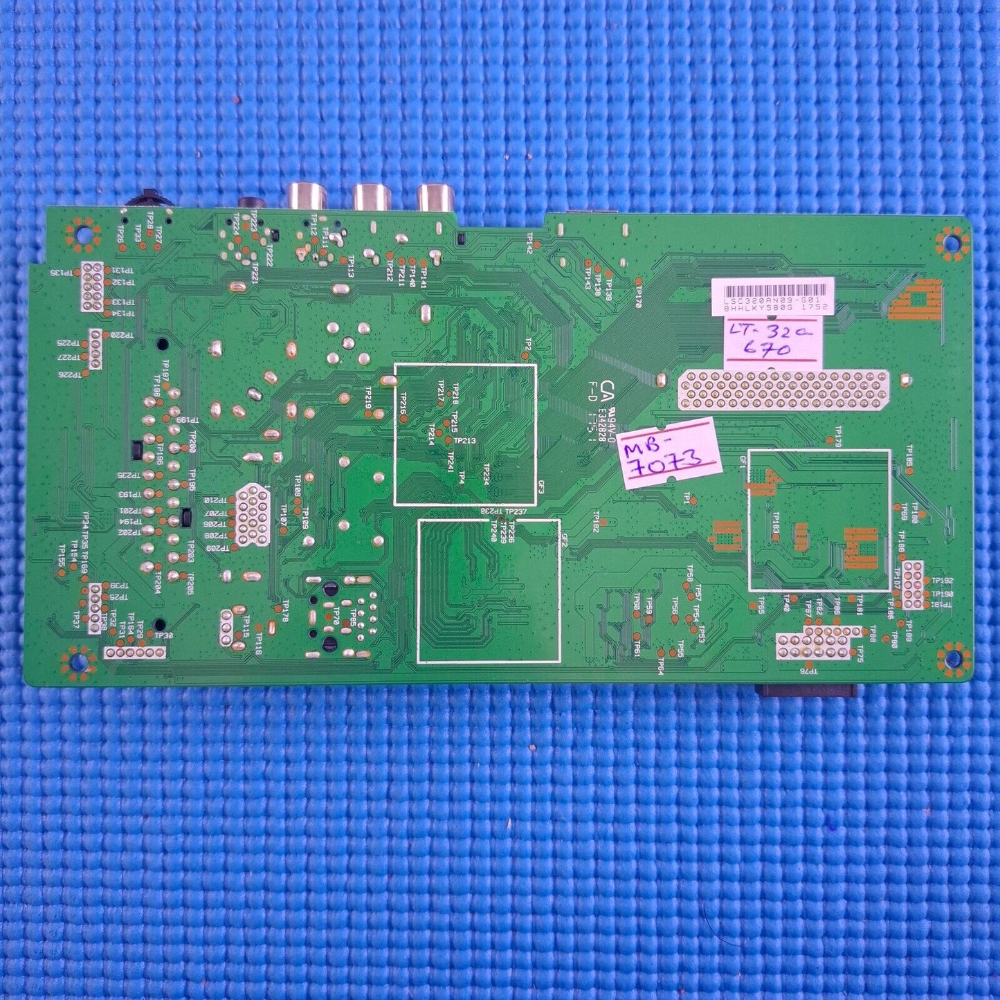 MAIN BOARD FOR JVC LT-32C675B LT-32C672B LT-32C670 TV 17MB211 2348097 LSC320AN09